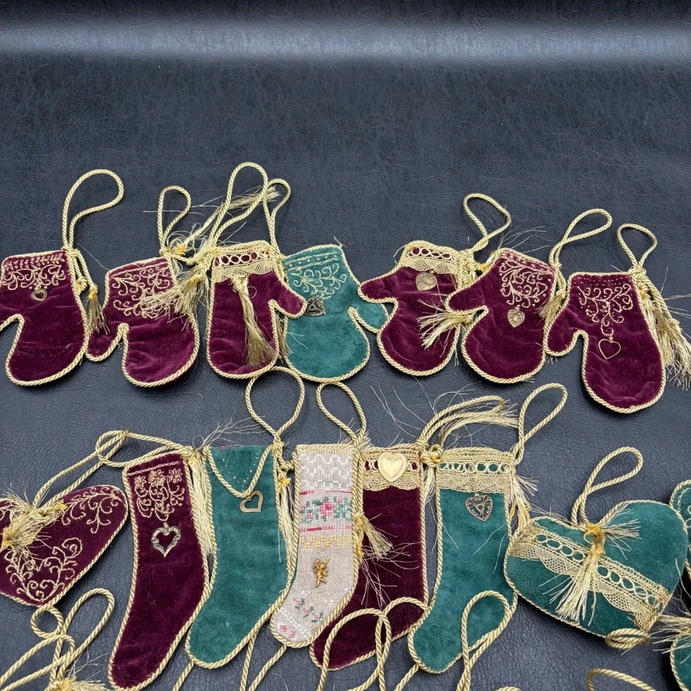 28pc Vintage Victorian Style Velvet Tapestry Christmas Ornament Set Gold Tassel